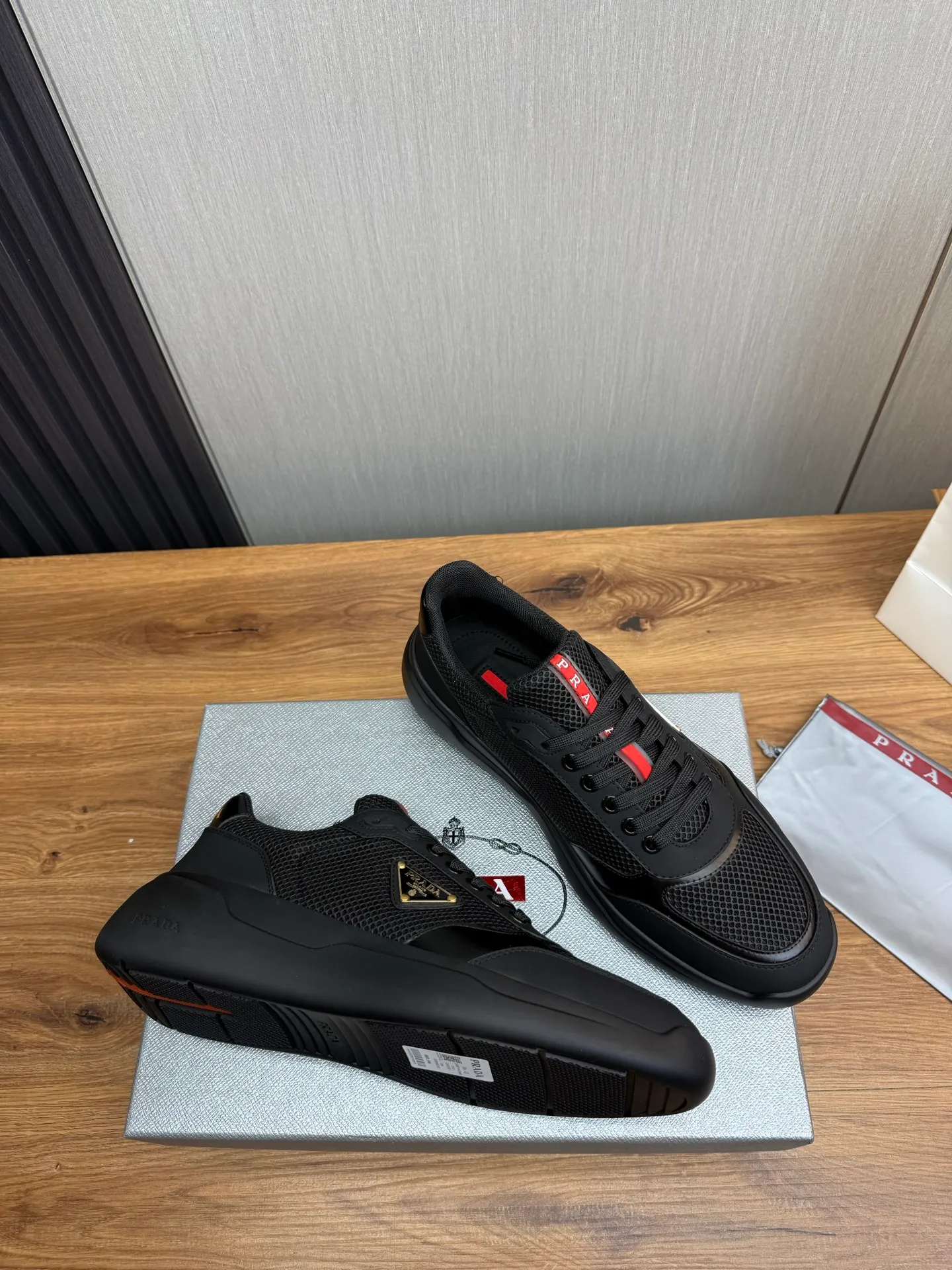 Factory price 620💰 [PRADA] Official website synchronizes new models, high-quality shipments ✔️Hot sale🔥 Original cowhide + cowhide lining, 1🆚1 replica, original bottom, 38-45 (men's 45 is custom-made and cannot be returned)